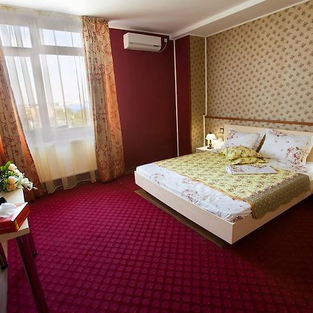 Hotel La Gil Boekarest Kamer foto
