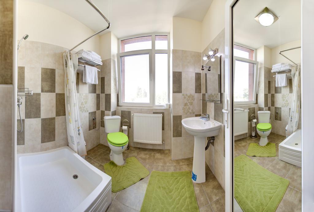 Hotel La Gil Boekarest Kamer foto