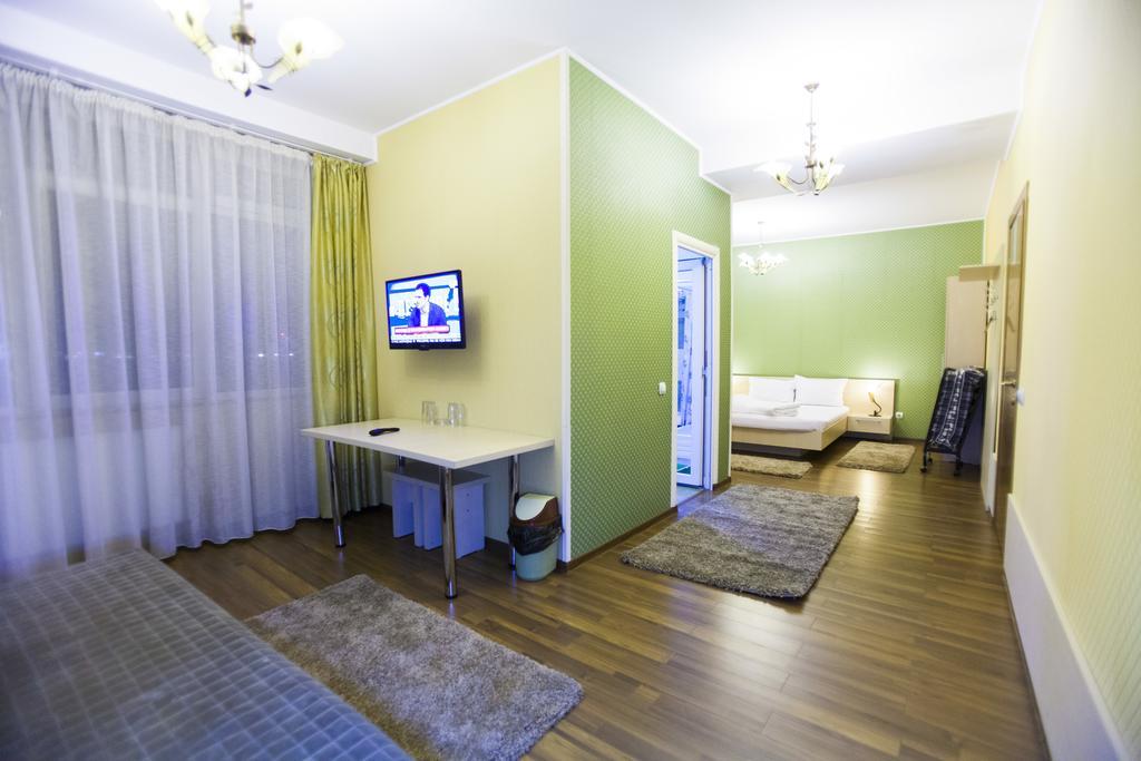 Hotel La Gil Boekarest Kamer foto