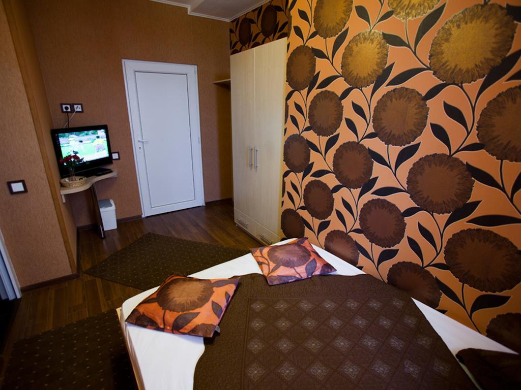 Hotel La Gil Boekarest Kamer foto