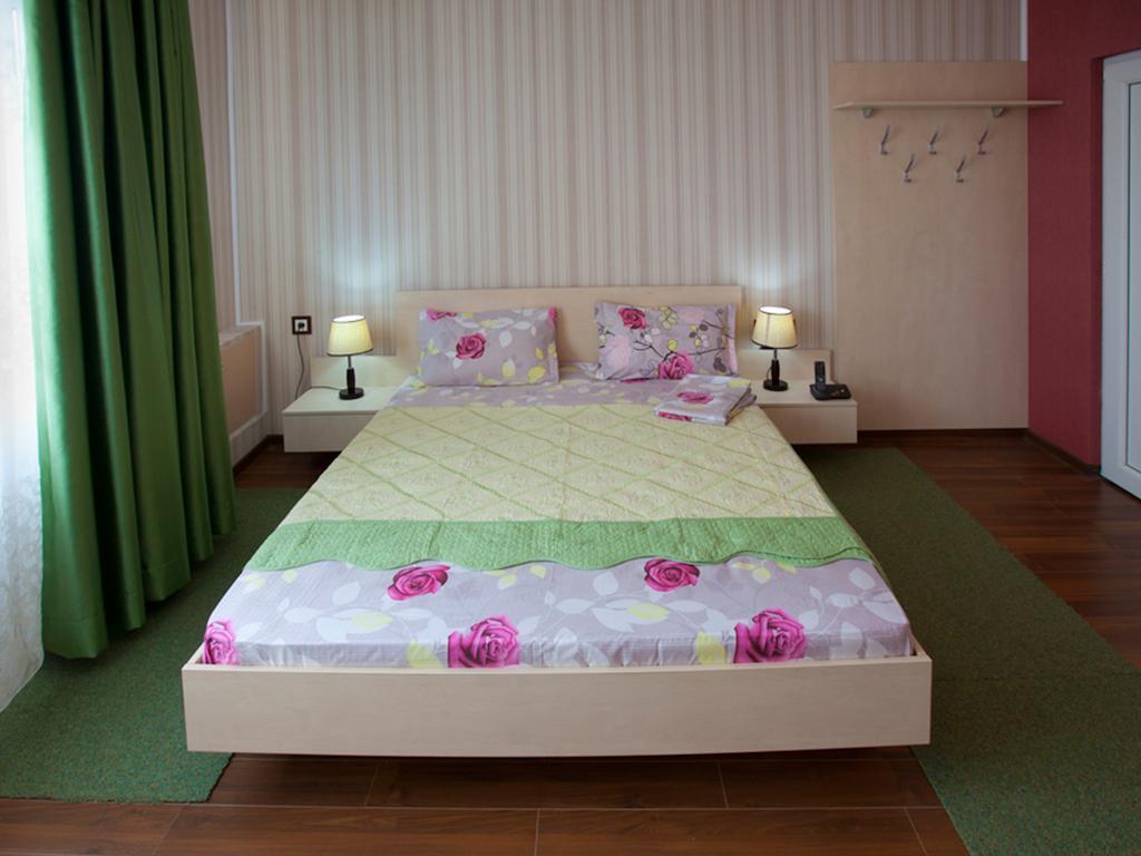Hotel La Gil Boekarest Kamer foto