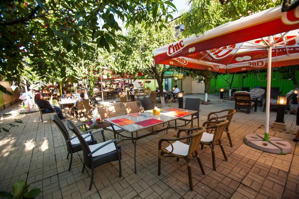 Hotel La Gil Boekarest Buitenkant foto